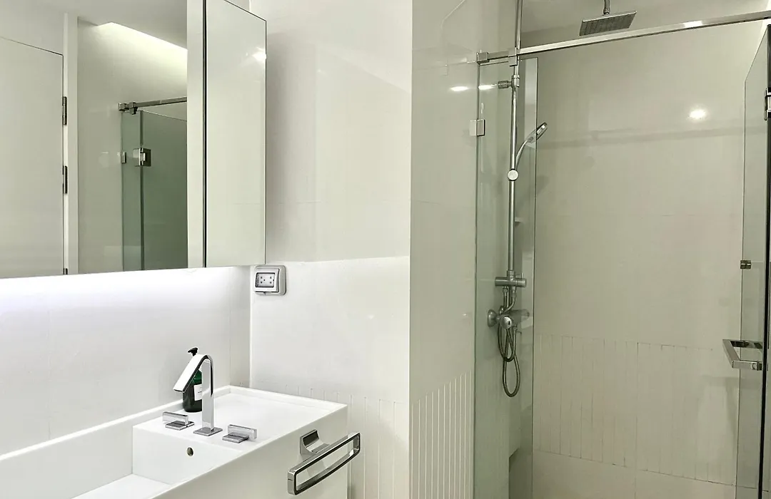 Sukhumvit 11#Luxury#Pool#Gym#Bts Nana&Mrt Sukhumvit#1Br#Max2Ppl-1